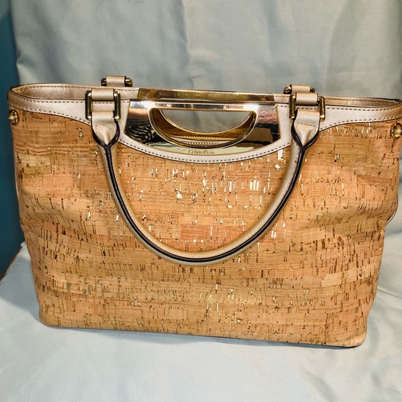 Calvin Klein Handbags - NWOT CK PURSE/HANDBAG